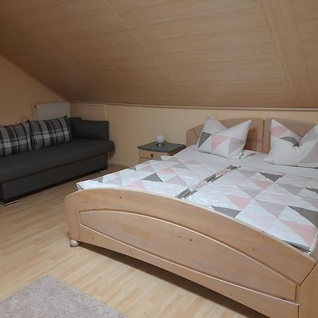 Haus Rossner Daire Nemmersdorf Dış mekan fotoğraf